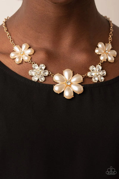 Paparazzi Fiercely Flowering - Necklace White Box 7
