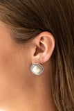 Paparazzi FRONTIER-Runner - Earrings White Box 81