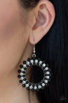 Paparazzi Pearly Poise - Earrings Black Box 40