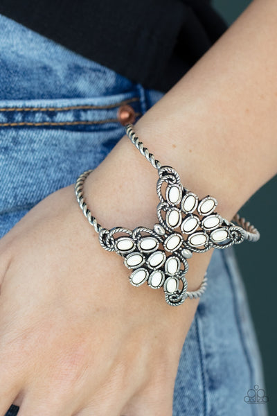 Paparazzi Pleasantly Plains - Bracelet White Box 121
