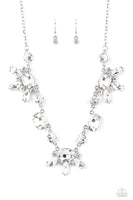 Paparazzi GLOW-trotting Twinkle - Necklace White 2022 Convention Exclusive Box 22
